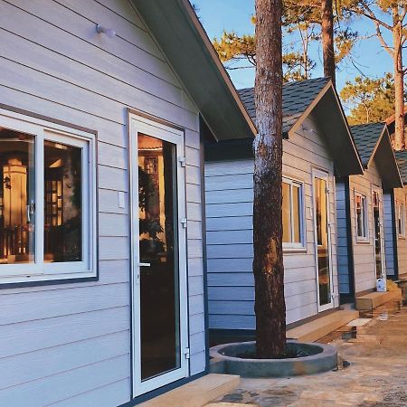 Henisi Homestay Mang Den Kon Von Kla エクステリア 写真